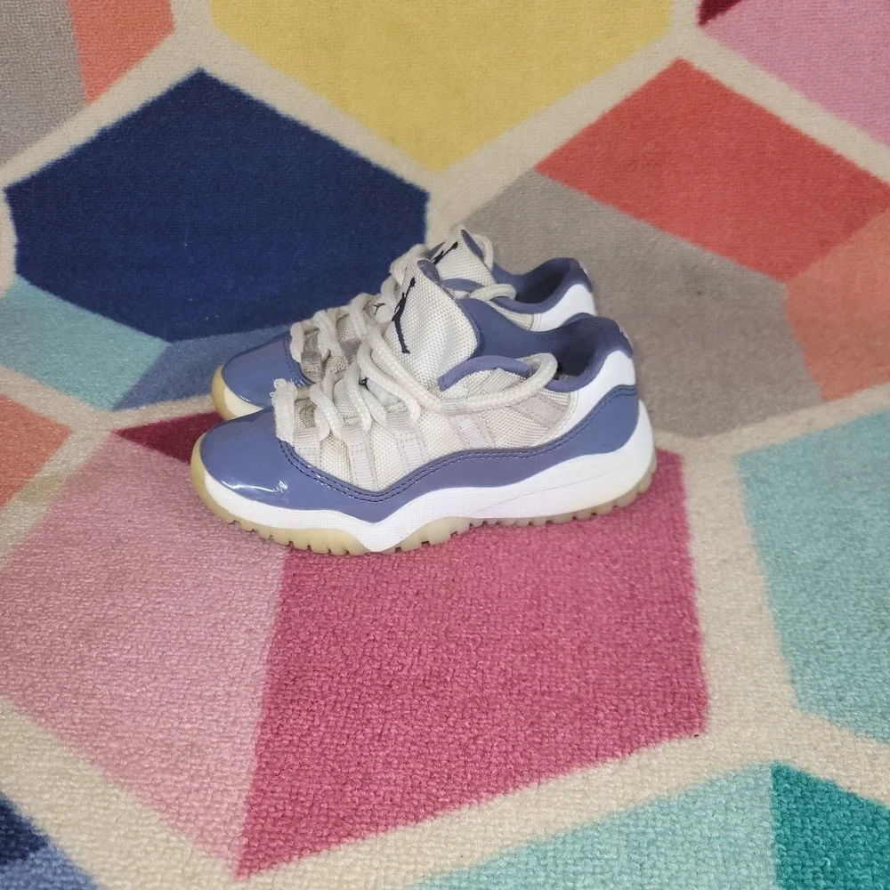 Air Jordan 11 Retro Low TD Lilac White Toddler Shoes SZ 11C
